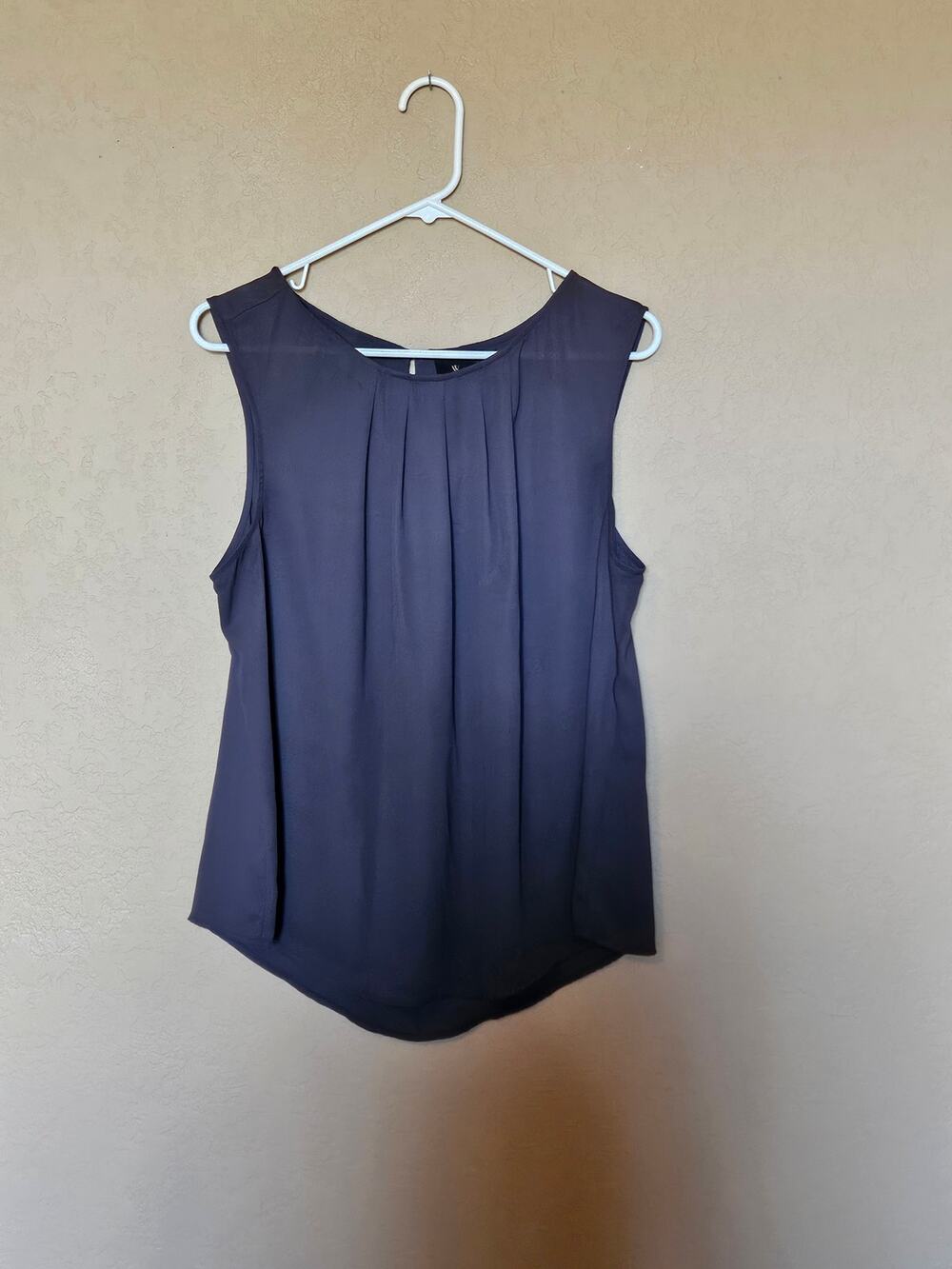 worthington sleeveless top